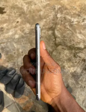 Apple iPhone X 64 GB White