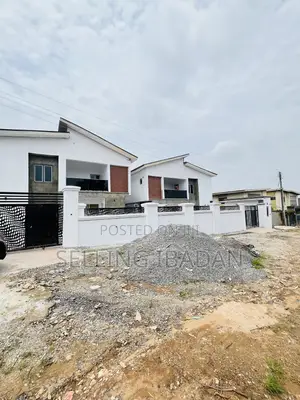 5bdrm Duplex in Basorun for sale