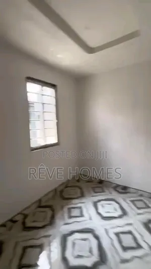 Mini Flat in Akoka for rent