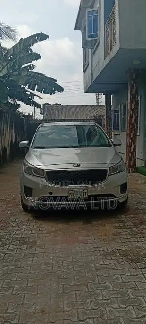 Kia Sedona 2015 Silver