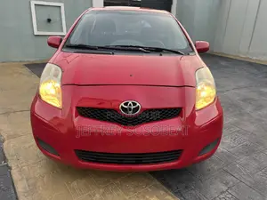 Toyota Yaris Base Hatchback 5dr 2010 Red