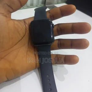 Apple Watch Series 5 44mm GPS Only