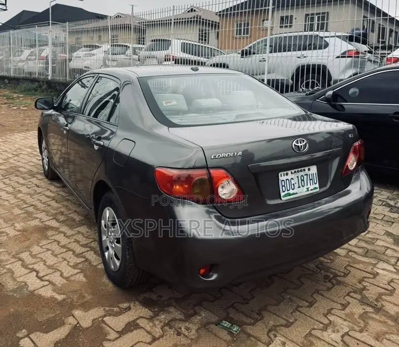 Toyota Corolla 2010 Gray
