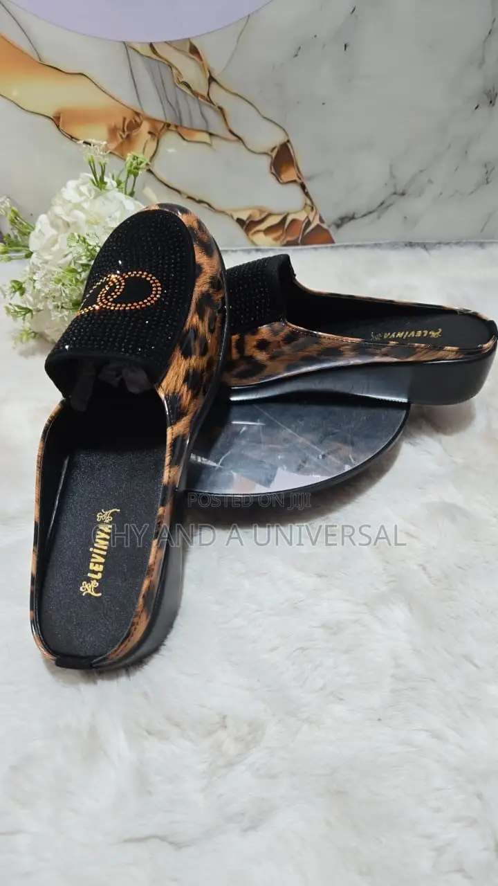 Levinya Leopard-Skin Half Shoe