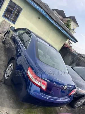 Toyota Camry LE 4dr Sedan (2.5L 4cyl 6AM) 2010 Blue
