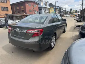 Toyota Camry XLE 4dr Sedan (2.5L 4cyl 6A) 2015 Green