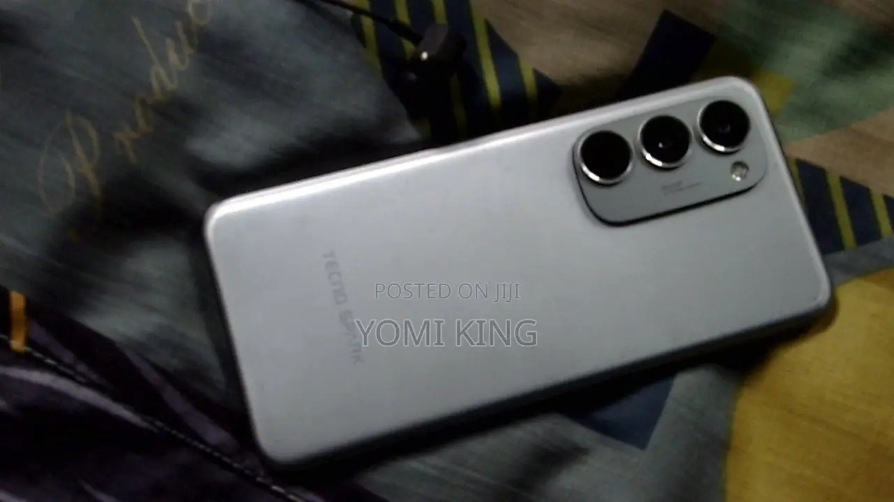 Tecno Spark 40 Pro+ 256 GB Silver