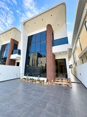 5bdrm Duplex in Lafiaji for sale