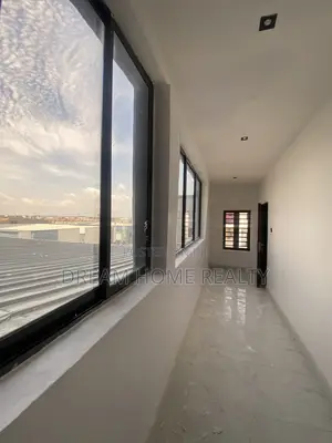 Luxurious BrandNew 1-Bed Penthouseprivate Lounge, Big Kitchen&balcony