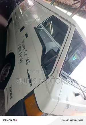 Mitsubishi L300 2005 White