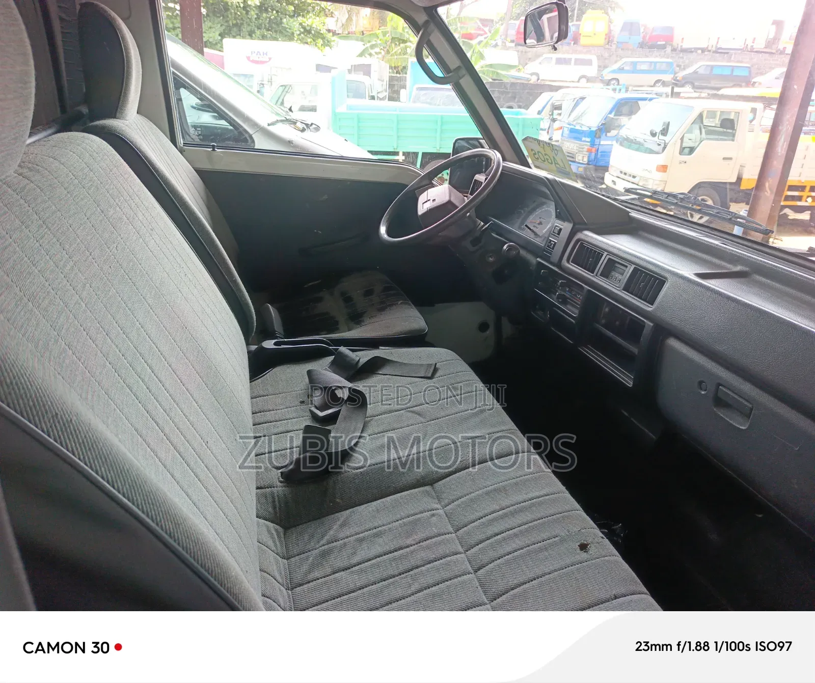 Mitsubishi L300 2005 White