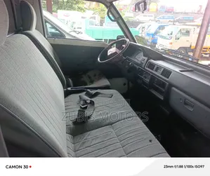 Mitsubishi L300 2005 White