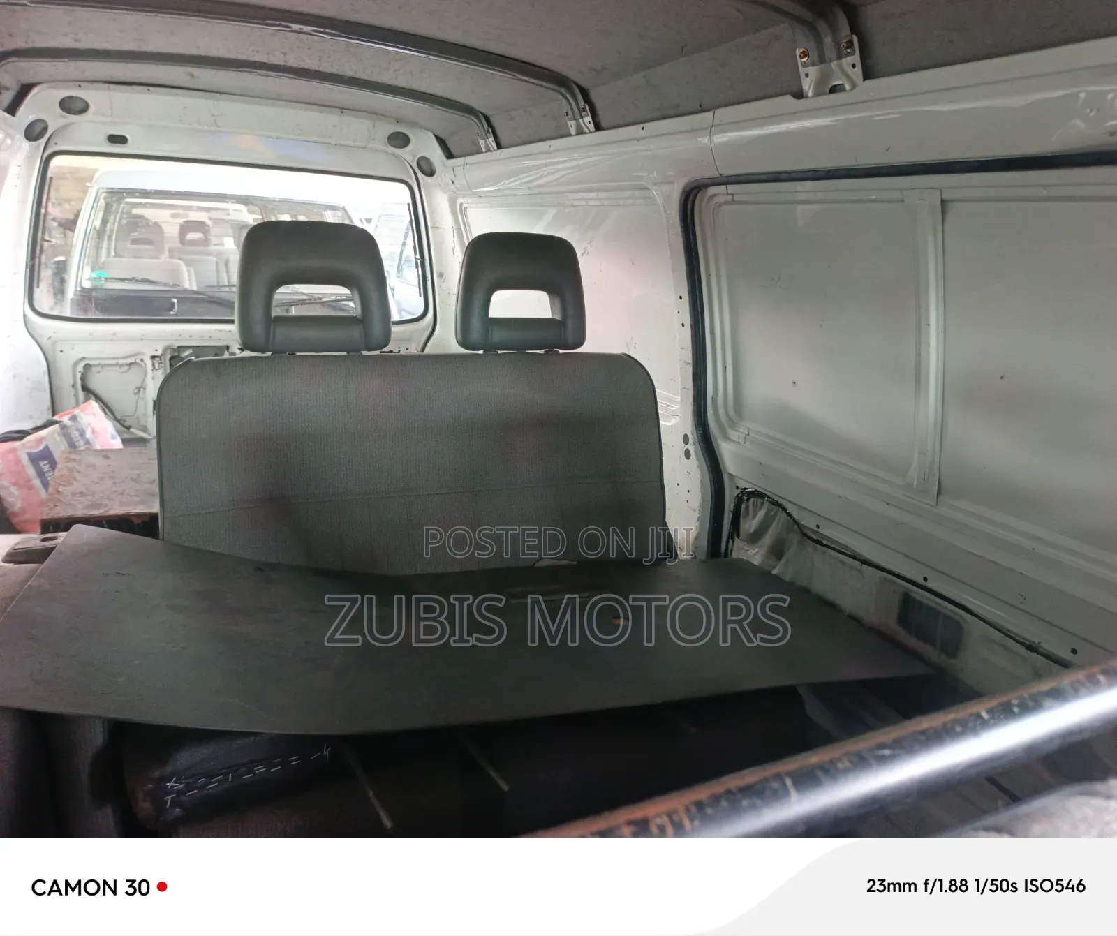 Mitsubishi L300 2005 White