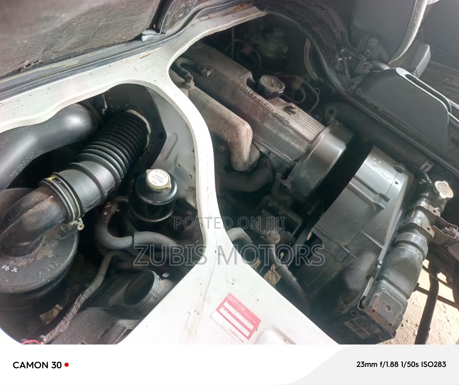 Mitsubishi L300 2005 White
