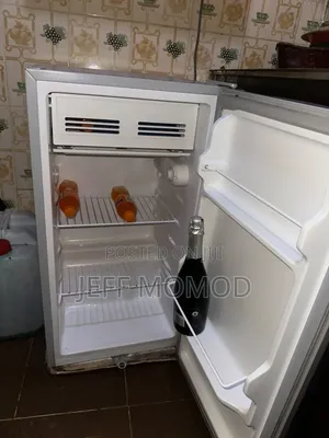 *Very Clean Table Top Polystar Fridge*
Blocks Fast and Retains Ice