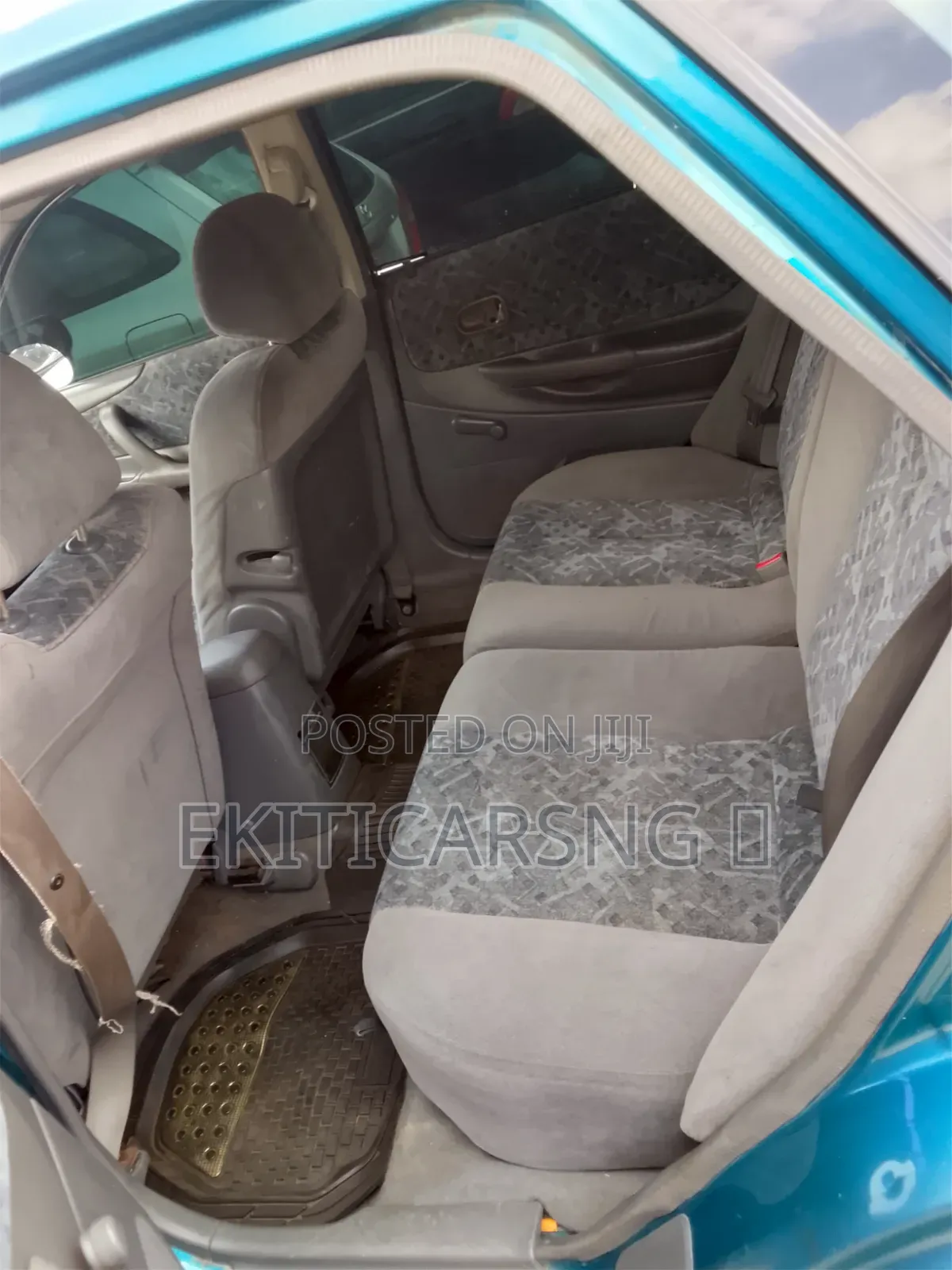 Mazda 323 2004 Green