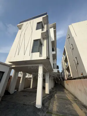 3bdrm Block of Flats in New Road, Chevron for sale