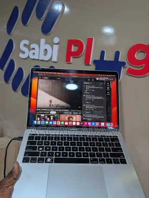 Laptop Apple MacBook Pro 2017 16GB Intel Core i5 SSD 512GB