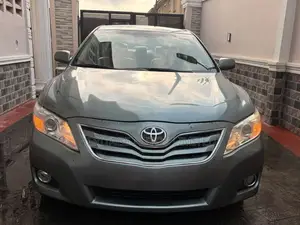 Toyota Camry LE 4dr Sedan (2.5L 4cyl 6AM) 2010 Green