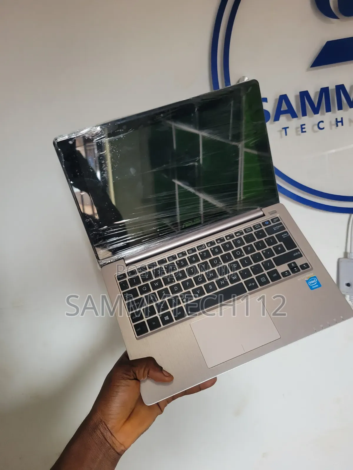 Laptop Asus A42DE 4GB Intel Celeron HDD 320GB