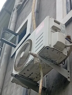 TCL 1hp Non Inverter AC