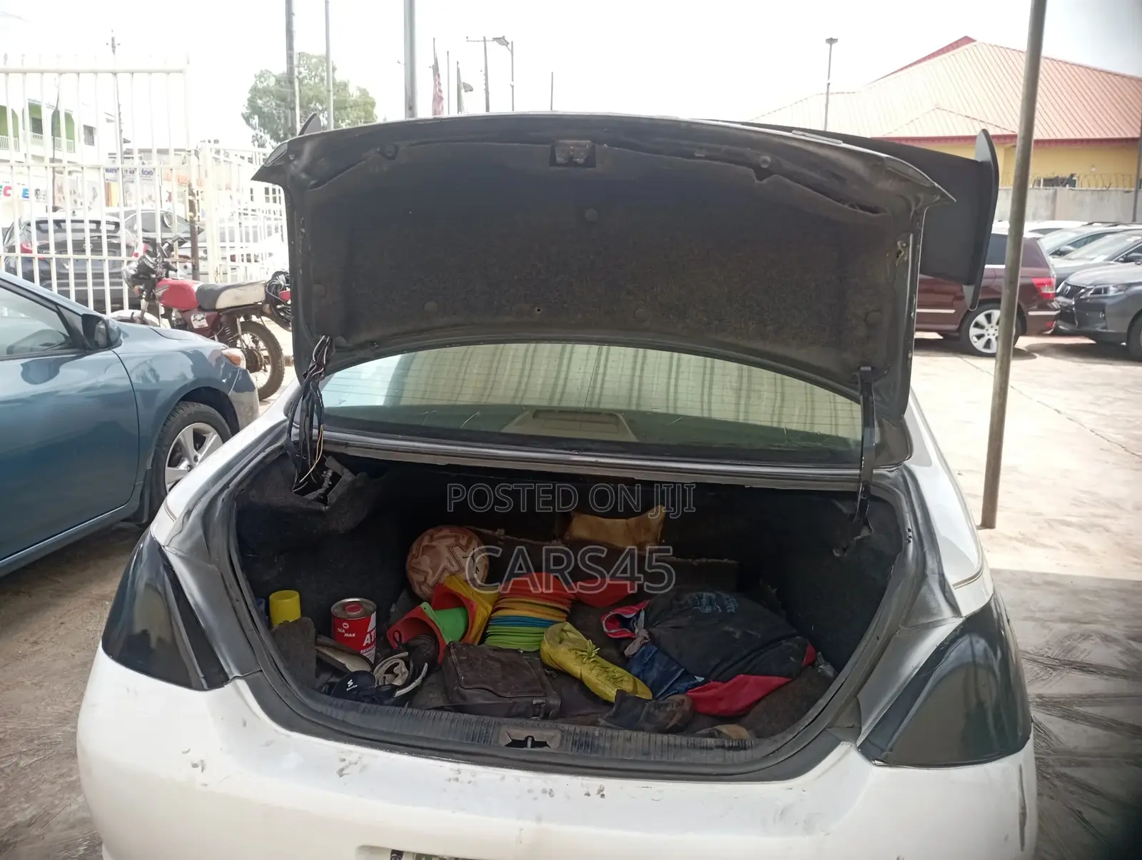 Toyota Avalon 2006 White