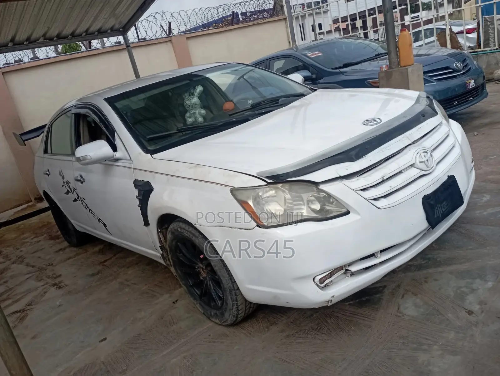Toyota Avalon 2006 White
