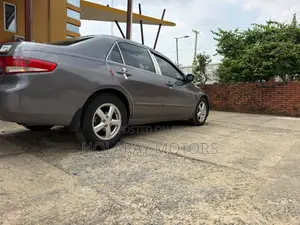 Honda Accord 2005 Gray