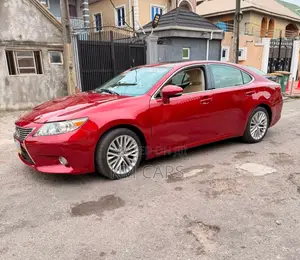 Lexus ES 2013 Red