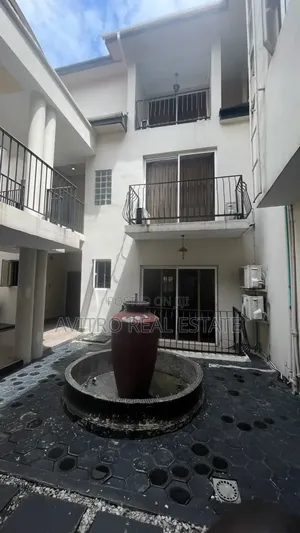 3bdrm Apartment in Lekki Phase 1 for rent