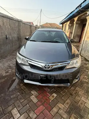 Toyota Camry LE 4dr Sedan (2.5L 4cyl 6A) 2013 Gray