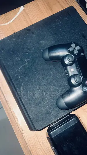 PlayStation 4 Slim