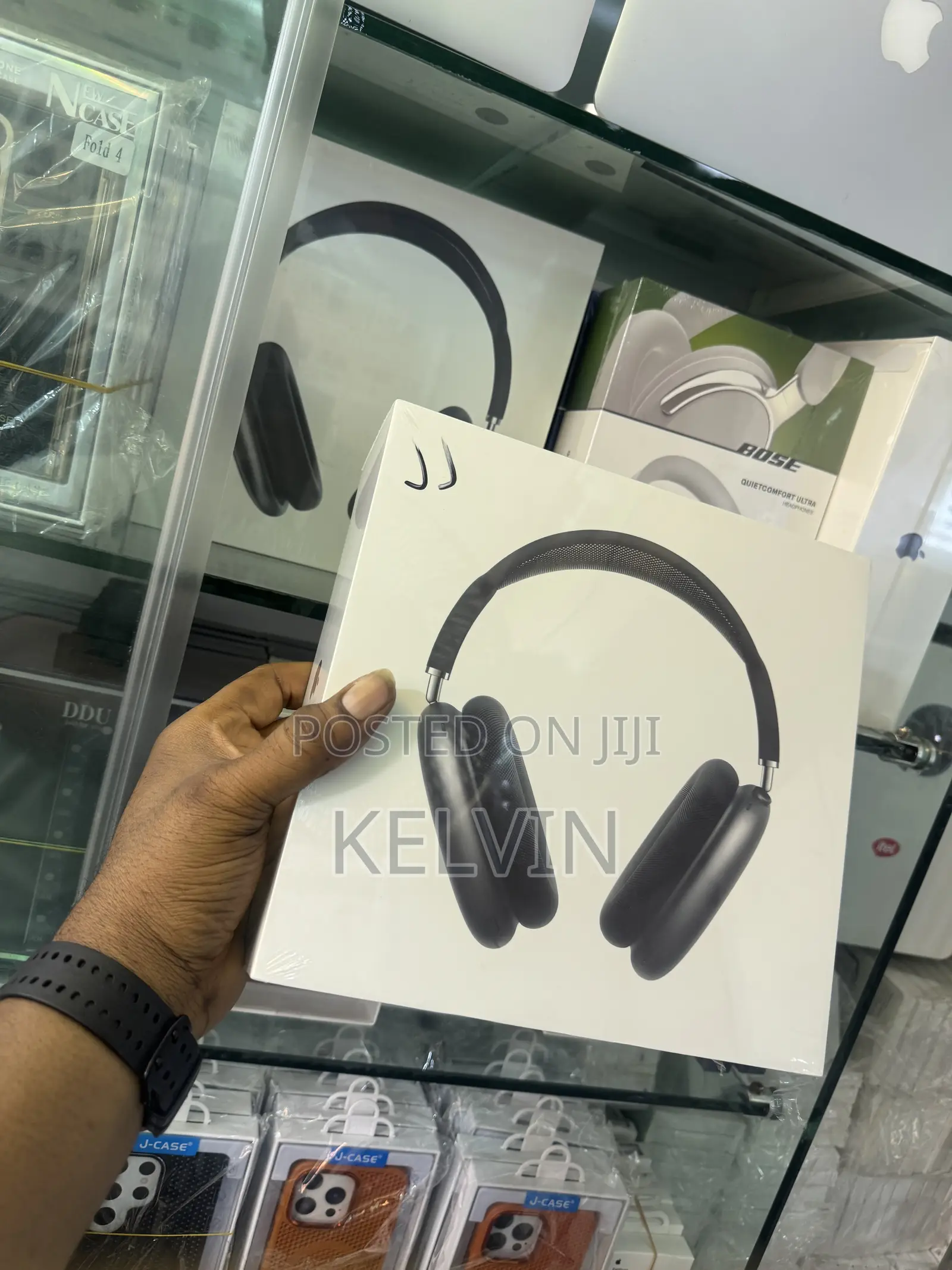 AirPods Max With Smart Case