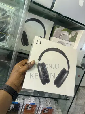 AirPods Max With Smart Case