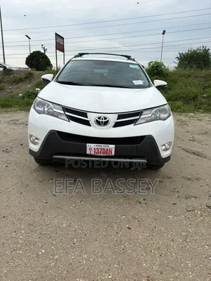 Toyota RAV4 XLE 4dr SUV (2.5L 4cyl 6A) 2014 White