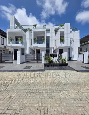 5bdrm Duplex in Ikota for sale