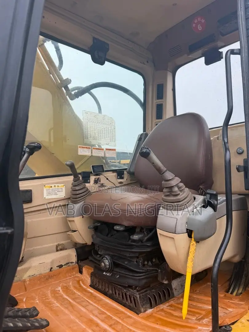 B320 Excavator