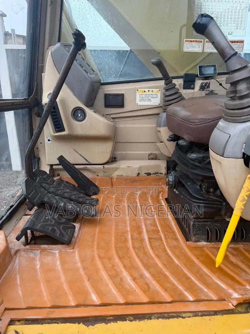 B320 Excavator