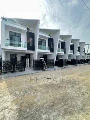 3bdrm Townhouse/Terrace in Ikota for sale