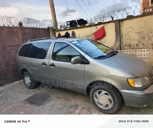 Toyota Sienna XLE 2003 Gold