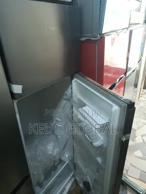 Hsense 240L Top Freezer Refrigerator