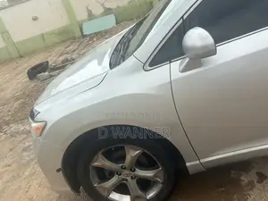 Toyota Venza V6 2010 Silver