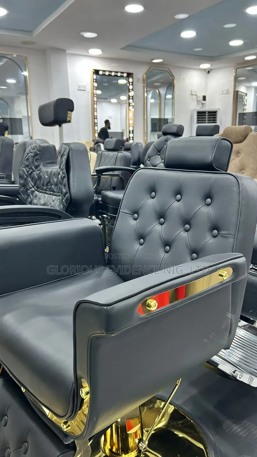Executive Barber Chair B70606
