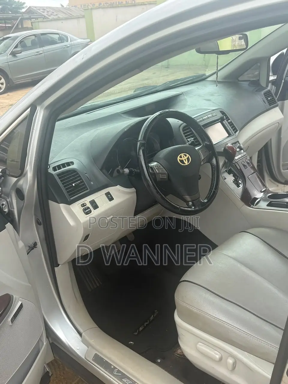 Toyota Venza V6 2010 Silver