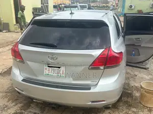 Toyota Venza V6 2010 Silver