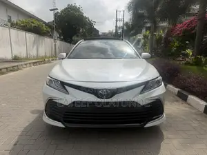 Toyota Camry XLE 2023 White