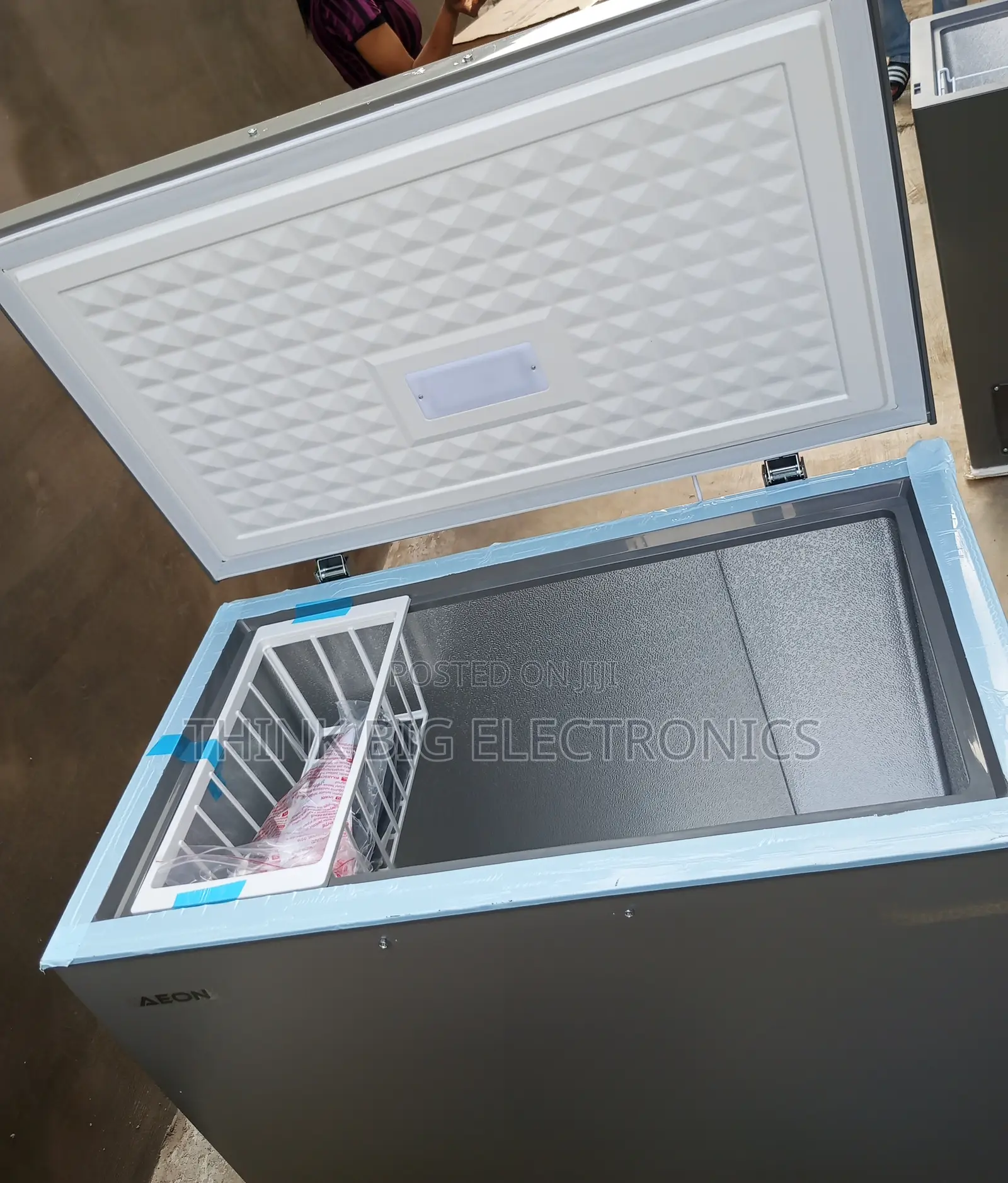 AEON 200L Deep Freezer for Supermarkets and Shops