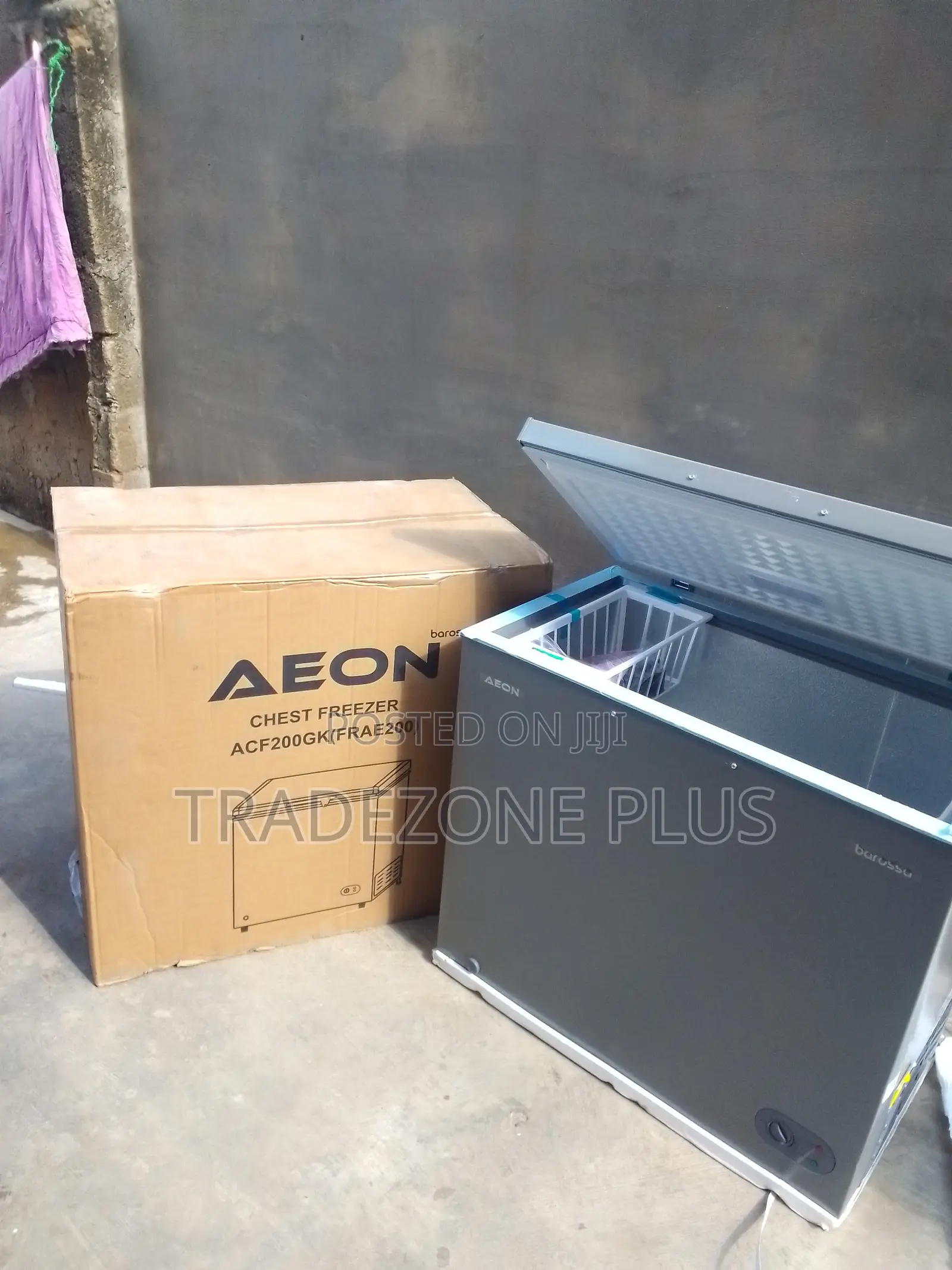 Aeon Chest Freezer 200L for Household Convenience