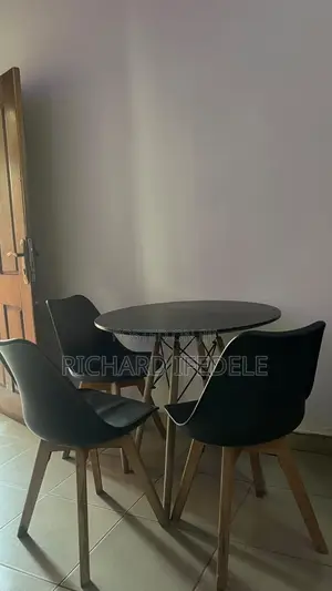 Modern 3-Seater Round Dining Table Set