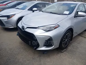 Toyota Corolla LE Eco (1.8L 4cyl 2A) 2018 Silver